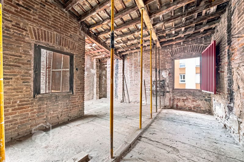 Foto f01e8be8-4884-47cc-a471-d208d7b36f8d. Casa amb aparcament a Centre Reus