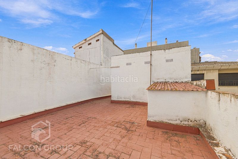 Foto e03fc210-514c-42d0-ad29-5160c17afdb3. Casa aparellada amb aparcament a Llevant Reus