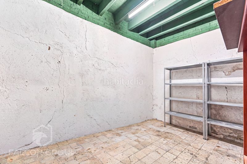 Foto e65ef52e-3c88-4cd4-b914-ae710aee98ed. Casa aparellada amb aparcament a Llevant Reus