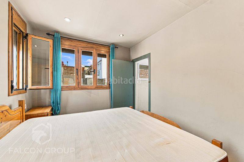 Foto e85e0eae-3ce7-4891-9a9d-5e75c9b00854. Casa aparellada amb aparcament a Llevant Reus