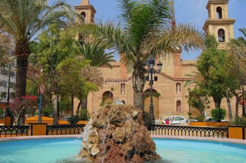Foto c0f7f2a9-90de-4460-a939-d1e4d264a53e. Edificio con piscina in El Molino Torrevieja