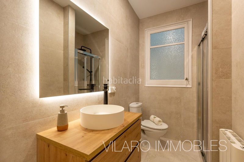 Foto 00af622c-2346-4d06-8e2a-7b07c7b6ece8. Casa adossada amb xemeneia calefacció aparcament a Terrassa
