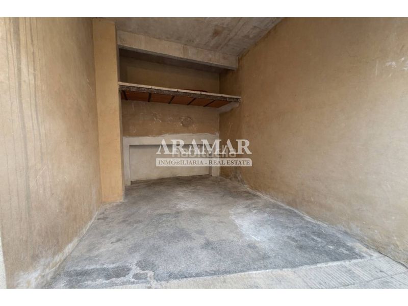 Foto b955d6ae-9b32-4992-a49c-ada8fd60908b. Aparcament cotxe a Pego