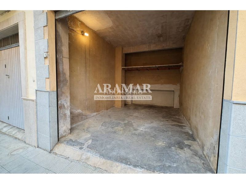Foto c2bb36dd-604c-4d91-950b-2b76aa5df56b. Aparcament cotxe a Pego