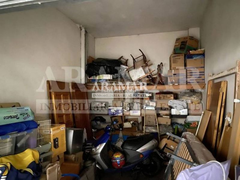 Foto 5633043d-7a9e-4898-a830-fa99259df113. Aparcament cotxe a Pego