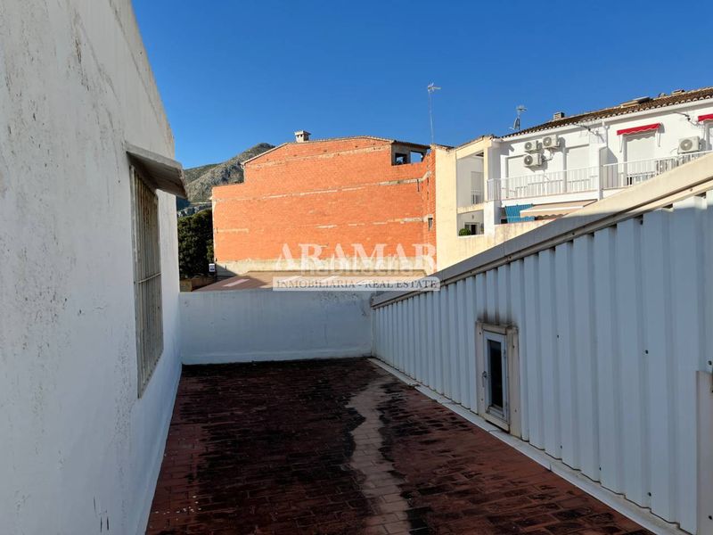 Foto fbea53f5-9f8f-4408-8430-919330eb097b. Industrial building in Pego