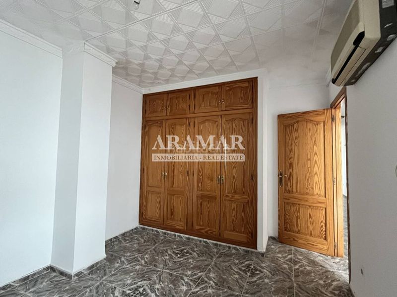 Foto e2a04b59-2c61-41f3-9b56-ae90890d9180. Casa amb calefacció aparcament a Pego