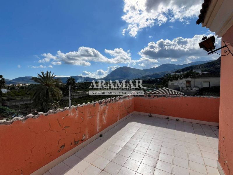 Foto 61806f6d-9717-4c2b-9c3c-1f06388a9a92. Xalet amb aparcament a Pego