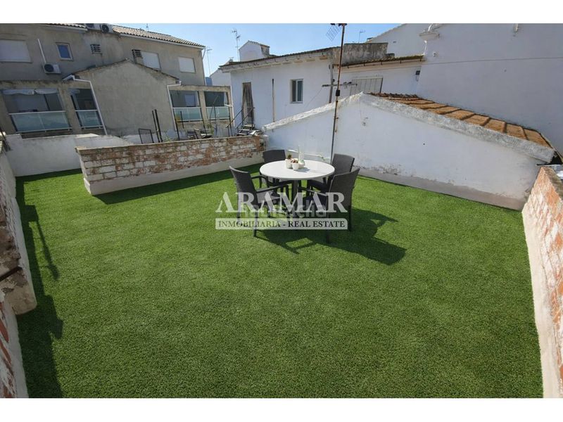 Foto 797976a9-1fa0-44a5-b487-838eb2978592. Casa amb aparcament a Pego