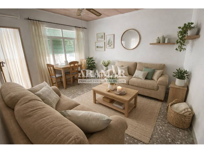 Foto b99de42c-d6ec-4434-857e-58697a9a02ee. Casa amb aparcament a Pego