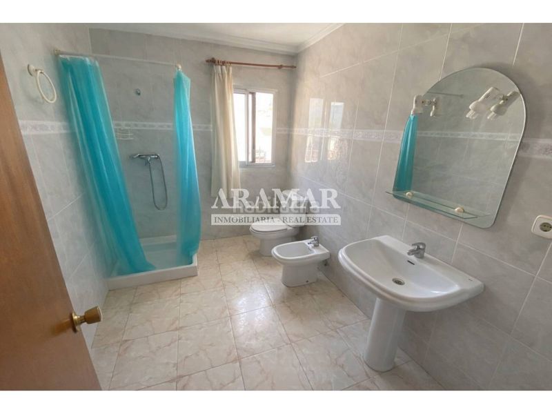 Foto d818e333-15c4-4133-a792-efe9c5212e96. Casa amb aparcament a Pego