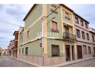 Casa  Calle carolina sala 14. Casa esquinera con terraza privada