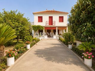 Chalet en Pego. Chalet independiente con gran parcela en el corazón del pueblo