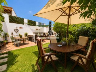 Maison  Avenida alcoi. Espectacular casa de pueblo con jardín y barbacoa
