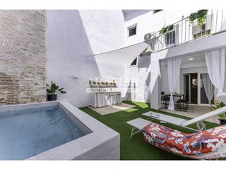 Haus in Pego. Casa con patio privado y piscina un oasis de diseño en el corazó