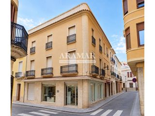 Haus in Pego. Edificio completo en el centro del pueblo 2 viviendas, 2 locales