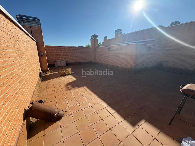 Foto 5b3b2f26-38ae-480d-9580-587b0bbd1890. Àtic amb calefacció aparcament piscina a Yebes - valdeluz Yebes