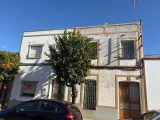 House  Calle arapiles. Montijo