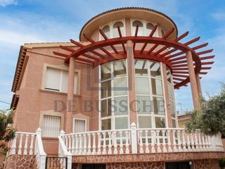 Casa adossada  Calle juan carlos i-san bartolo. Exclusivo chalet con encanto y gran privacidad en san bartolomé,