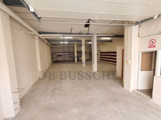 Bâtiment à usage industriel  Avenida libertad. Excelente nave con techos de gran altura, oficina independiente