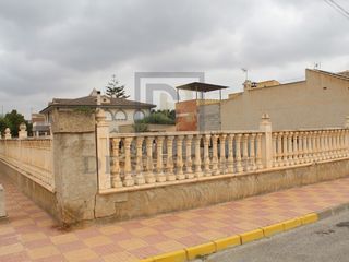 Terreny residencial  Calle vega baja. Excelente oportunidad de venta de gran terreno urbano esquinero