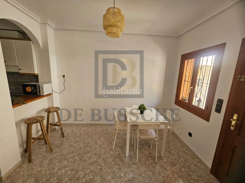 Foto b7b00fba-c178-4c95-b2cc-f207a2ee54f6. Casa amb piscina a Playa Flamenca Orihuela