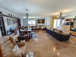 Pis a Plaza doctor vicente garcía marcos 4. Espectacular octavo piso de 213 m² todo exterior y orientación s