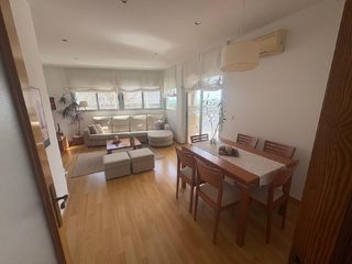 Etagenwohnung in Poble Nou-Montiboli