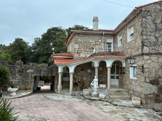 Chalet in Vilanova de Arousa. ?? casa señorial de lujo con amplia finca ??