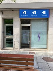 Lloguer Local Comercial a Praza independencia 17. Se alquila local comercial en el centro de vilagarcía