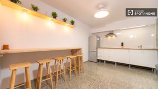 Lloguer Pis a El Castell. Habitación en piso compartido en alquiler, burjassot