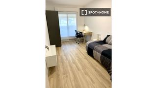 Rent Flat in Casco Antiguo. Habitación piso de 5 habitaciones en alquiler en cartagena