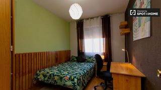 Rent Flat in Caballería Española. Habitación en alquiler en alcalá de henares, madrid.