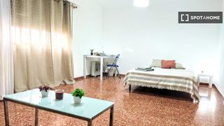 Lloguer Pis a Zona Concordia. Habitaciones en alquiler en el apartamento de 5 dormitorios en b