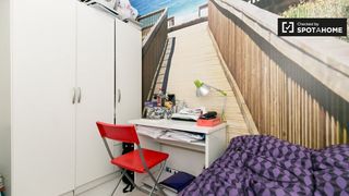 Rent Flat in Barrio de Albaicín. Alquiler de habitaciones en apartamento de 6 dormitorios en cent