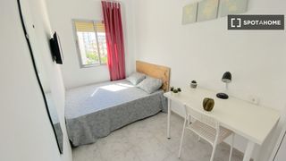 Location Appartement à El Torrejón - El Cerezo. Habitación compartida en alquiler en la palmilla, sevilla.