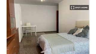 Miete Etagenwohnung in La Raïosa. Se alquila habitación en piso de 4 habitaciones en la raïosa, va