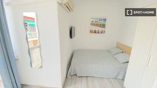 Location Appartement à El Torrejón - El Cerezo. Habitación en piso compartido en alquiler en la palmilla, sevill