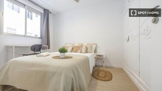 Miete Etagenwohnung in Trinitat. Habitación en piso compartido de 5 habitaciones en trinitat, val