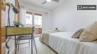 Rent Flat in Marxalenes. Habitación en piso compartido en alquiler en marxalenes, valenci