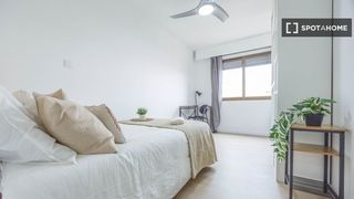 Rent Flat in Barrio de Benimaclet. Habitación en piso compartido de 5 habitaciones en alquiler en c