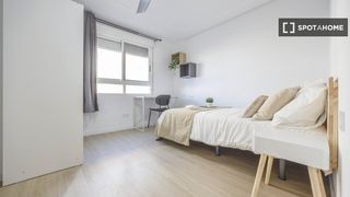 Miete Etagenwohnung in Trinitat. Habitación en piso compartido de 5 habitaciones en trinitat, val