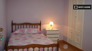 Lloguer Pis a San Vicente - Las Úrsulas. Alquiler de habitaciones en piso de 5 habitaciones en salamanca