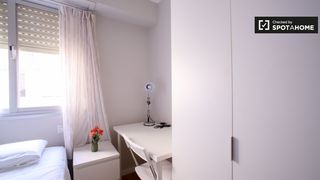 Affitto Appartamento in L´Illa Perduda. Habitación en piso compartido de 4 habitaciones en lilla perduda