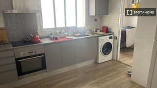 Miete Etagenwohnung in Russafa. Habitación en piso compartido de 4 habitaciones, russafa