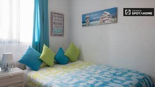 Rent Flat in Pryconsa-Juan de Austria. Se alquila habitación en piso de 5 habitaciones en alcalá de hen
