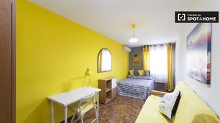 Rent Flat in Venecia-Nueva Alcalá. Habitación en piso compartido, 5 habitaciones, alcalá de henares