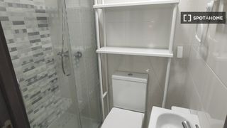 Lloguer Pis a Caballería Española. Se alquila habitación en alcalá de henares.