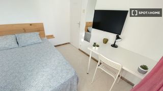 Lloguer Pis a Cruz Roja. Habitación en piso compartido en alquiler en villegas, sevilla.