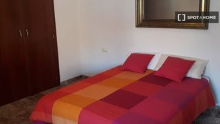 Rent Flat in San Francisco Javier. Habitación en piso compartido en granada